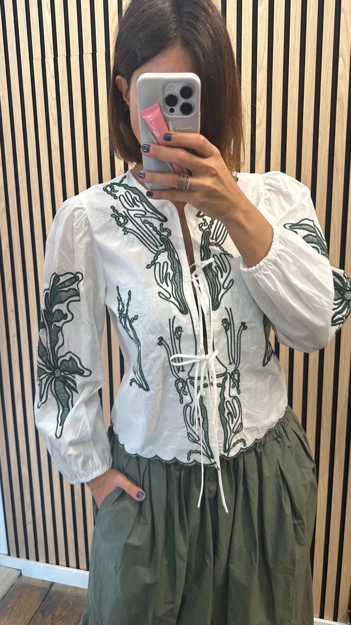 Camicia ricamo