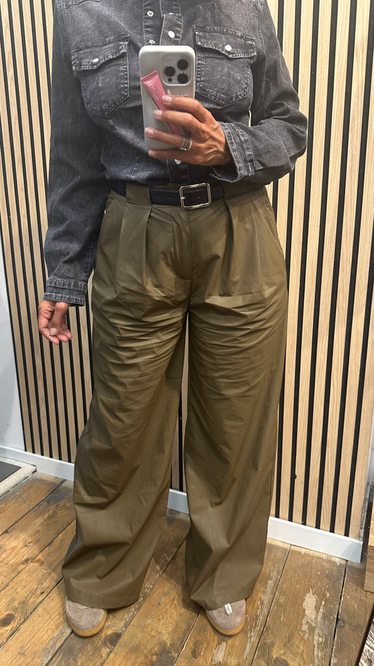 Pantalone Muang